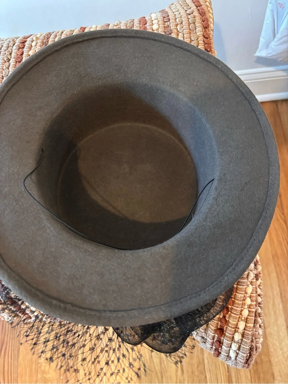 Brown Wool Felt Wide Brim Fascinator Hat Black Sinamay Bow Veil Kentucky Derby - Picture 7 of 7